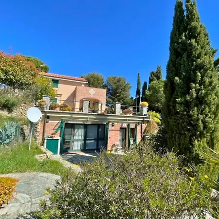 Poolside In Italian * San Lorenzo al Mare