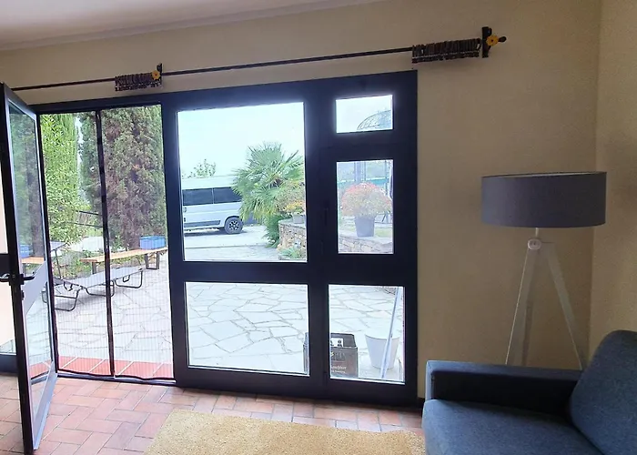 In Einer Villla Mit Pool